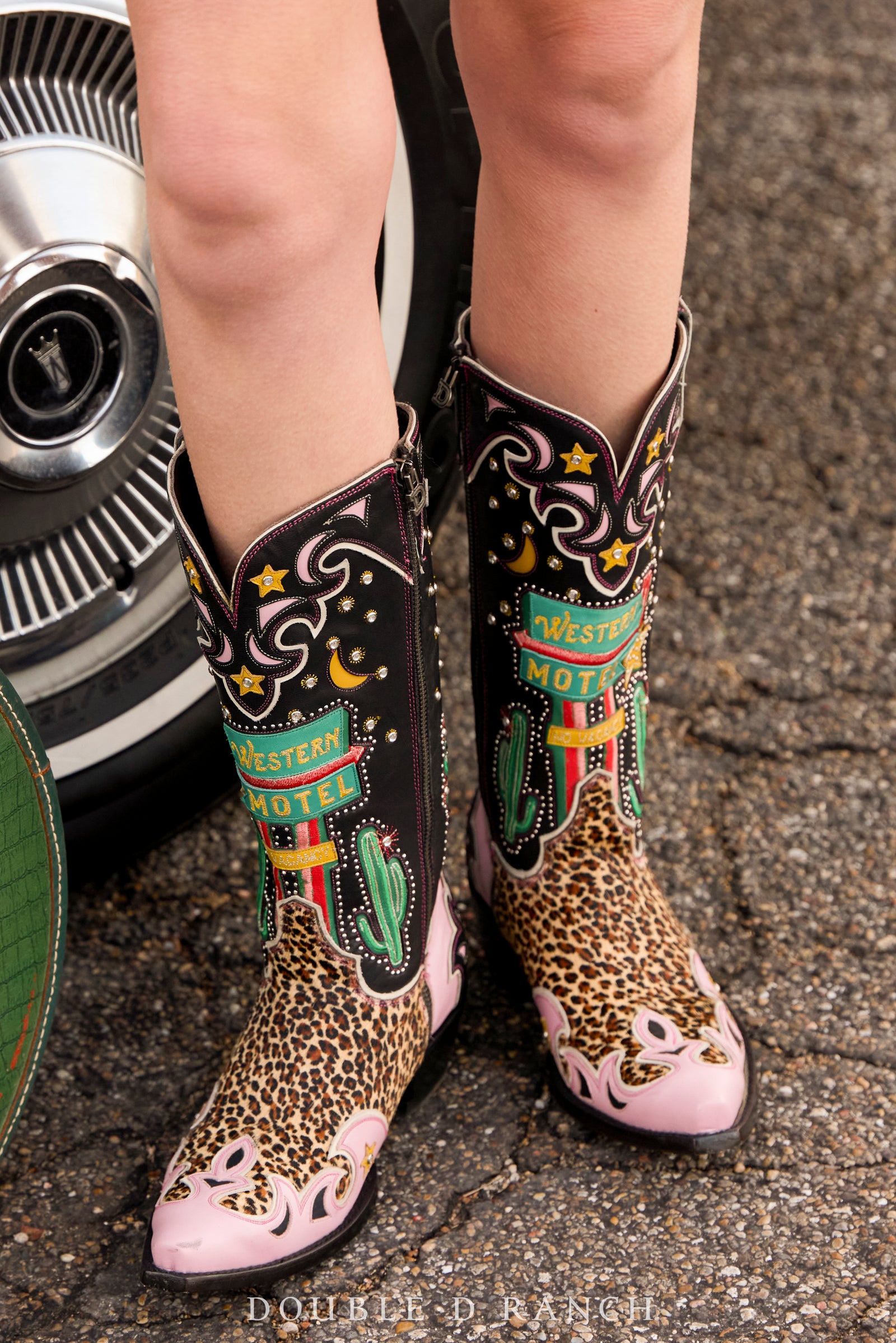 Boot, The Western Motel