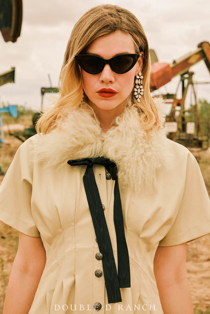 Collar, Evangeline