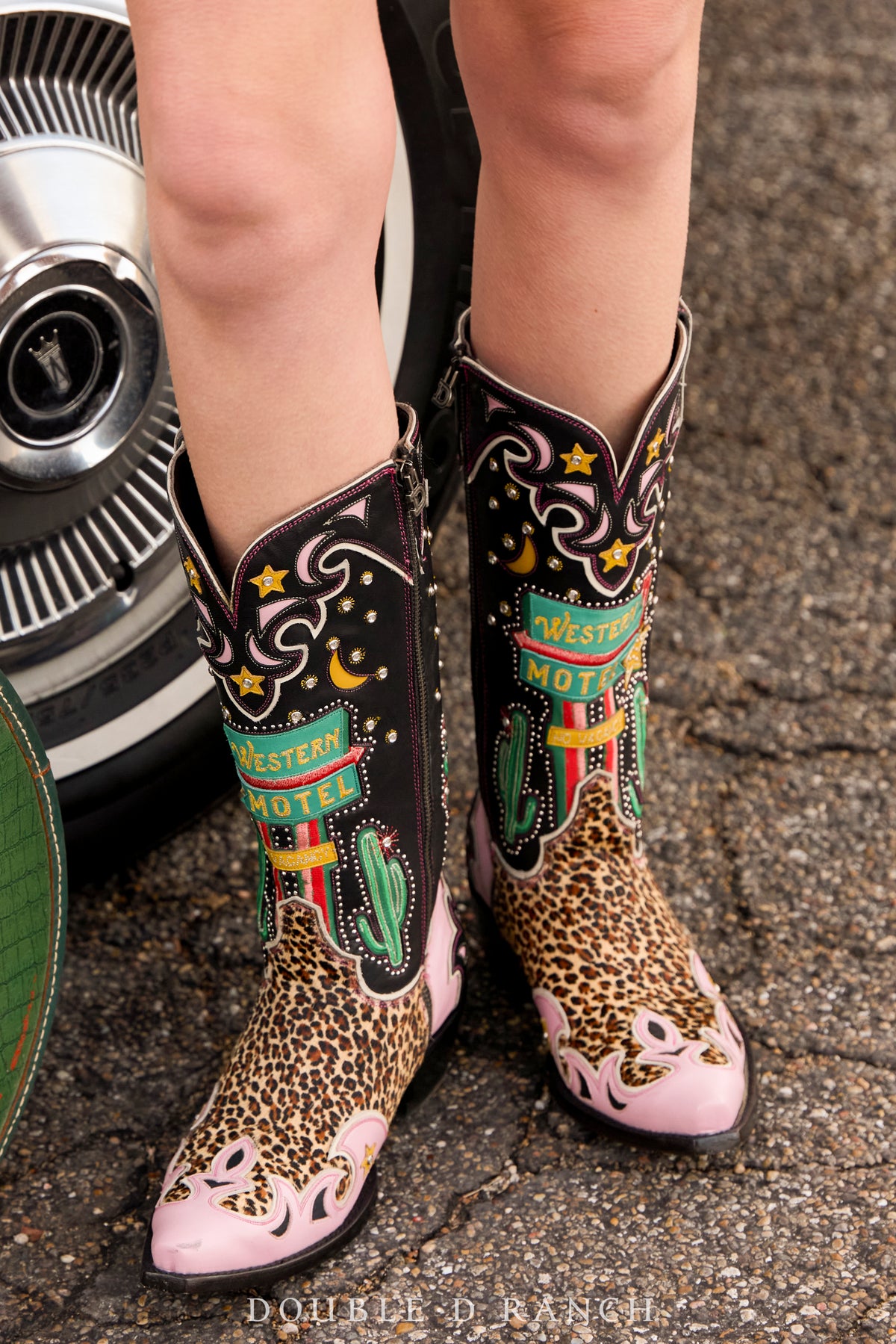 Boot, The Western Motel