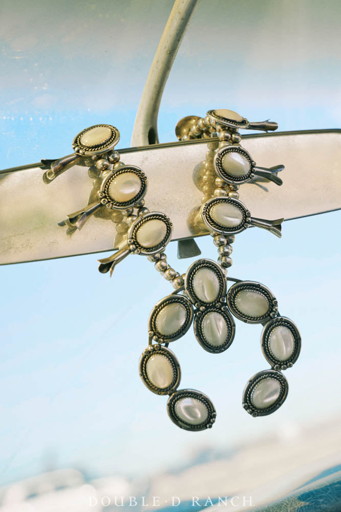 Necklace, Squash Blossom, Mother of Pearl, Sans Hallmark, Vintage, 3857