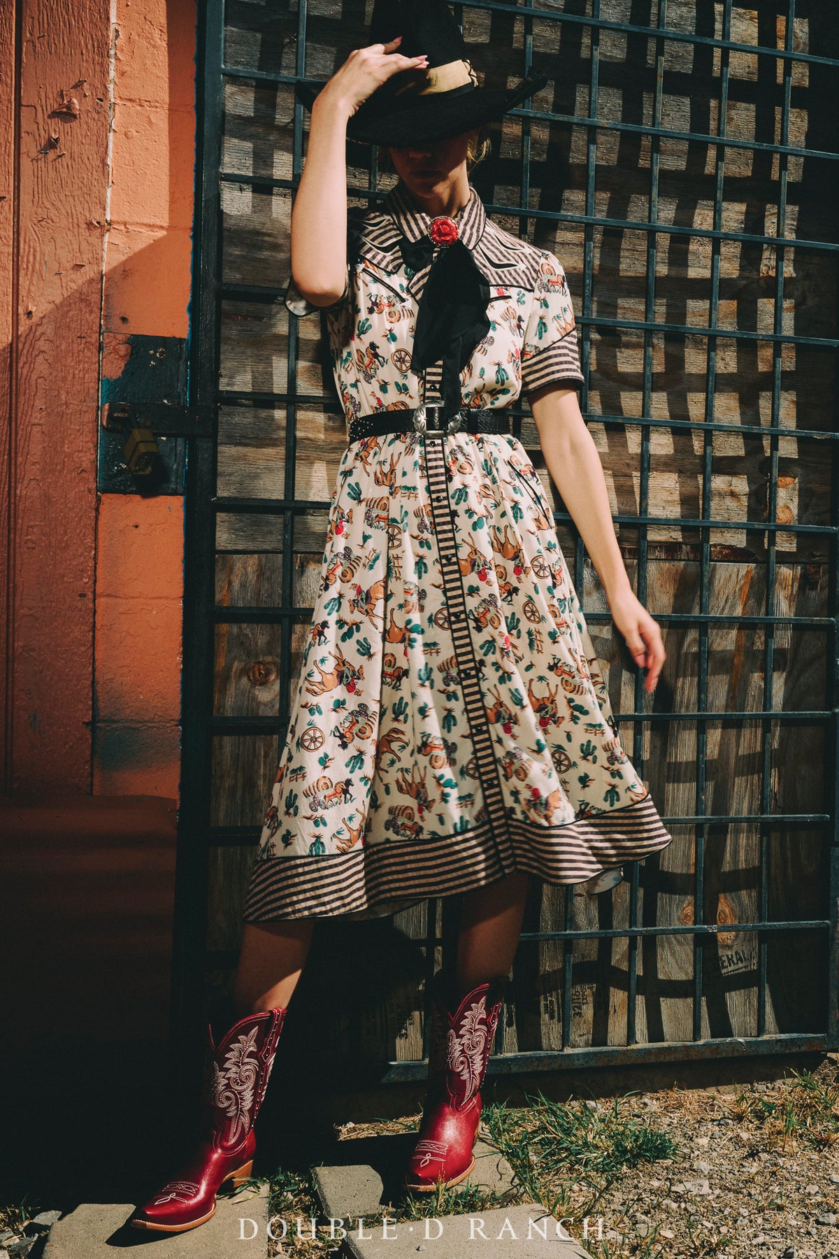 Dress, Hardcore Western