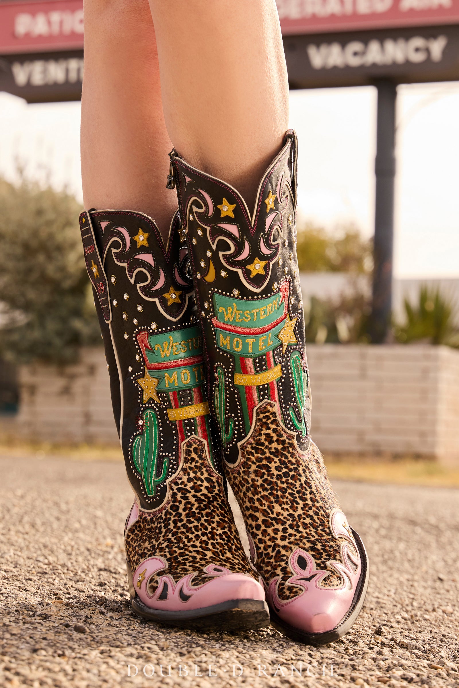 Boot, The Western Motel