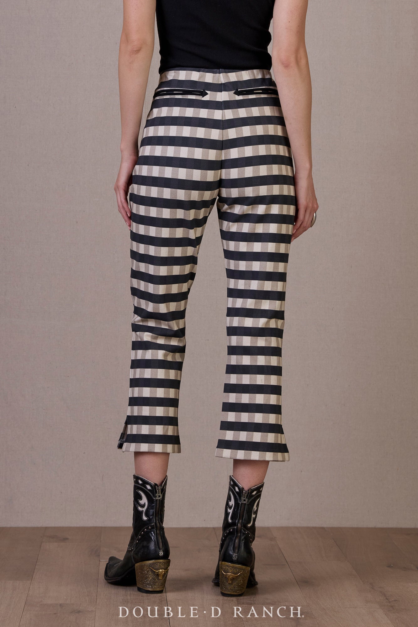 Pant, Checkmate Capri