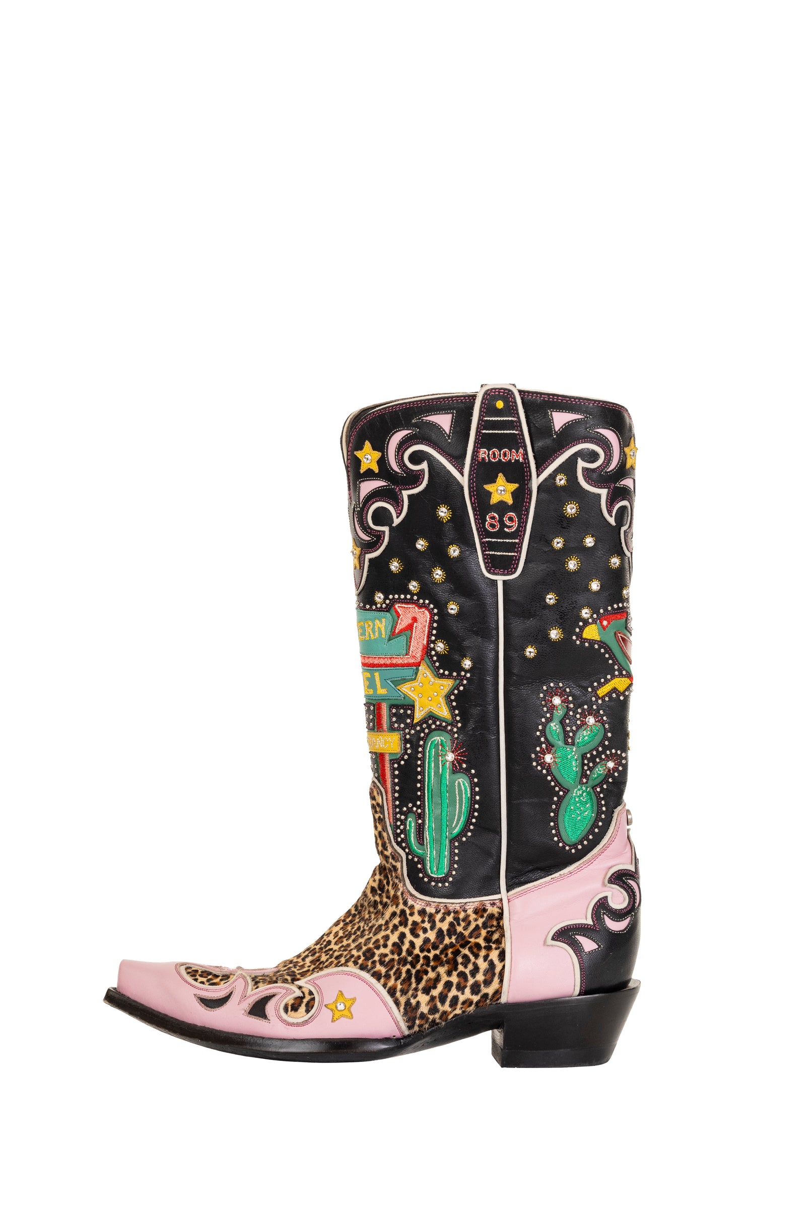 Boot, The Western Motel